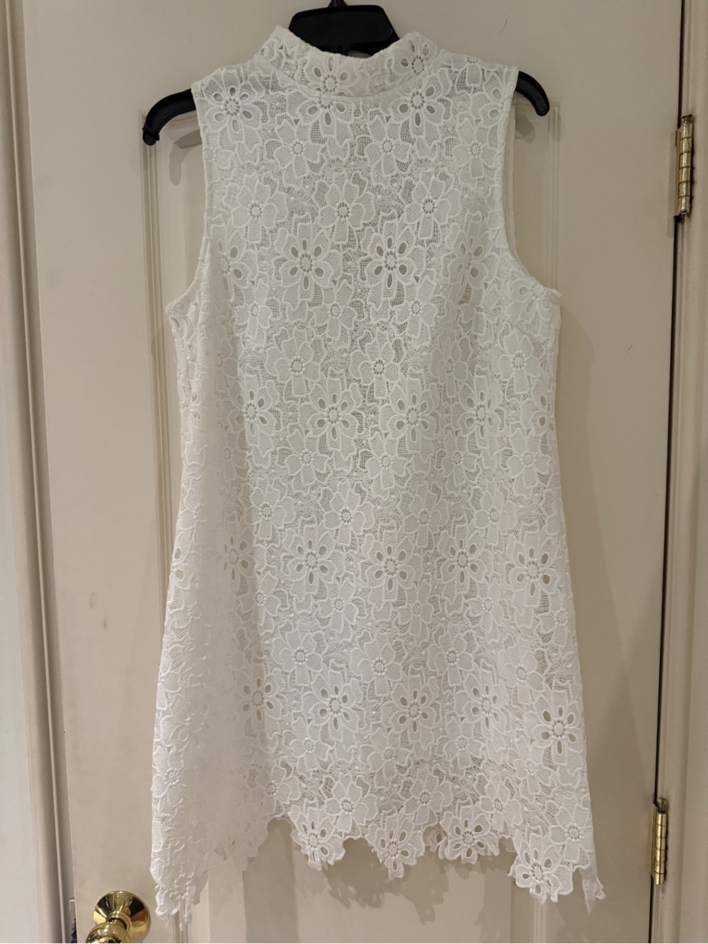 Sleeveless White Floral Lace Shift Dress
